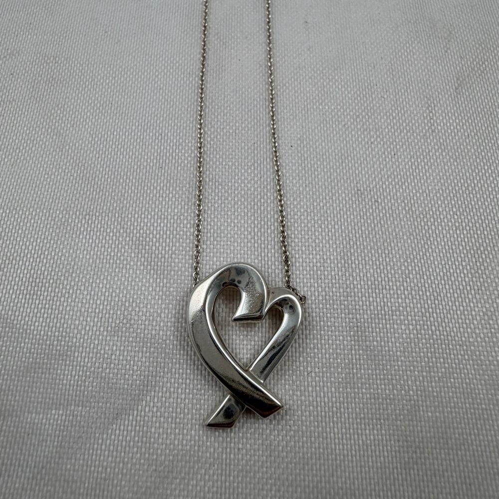 Tiffany & Co. Sterling Silver Paloma Picasso®
Loving Heart Pendant Necklace